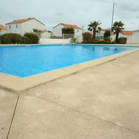 Maison De En Bord De Mer, Avec Piscine