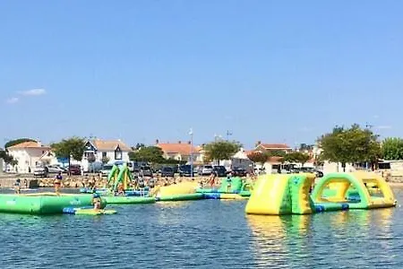 Maison De En Bord De Mer, Avec Piscine